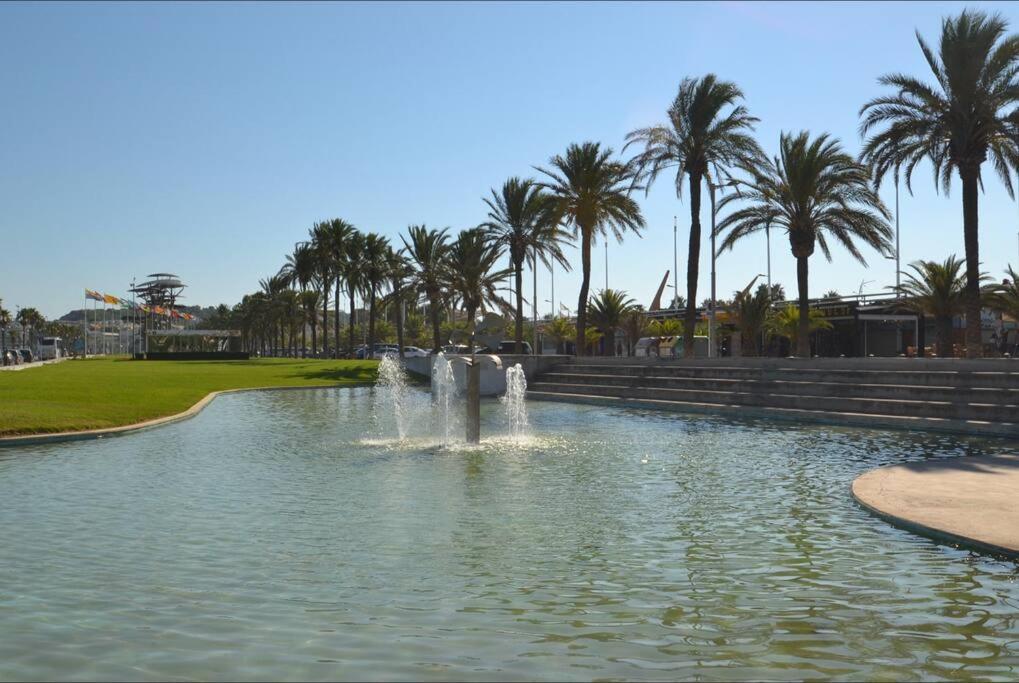 Piso Delante De La Playa Con 2 Apartamento La Pineda
